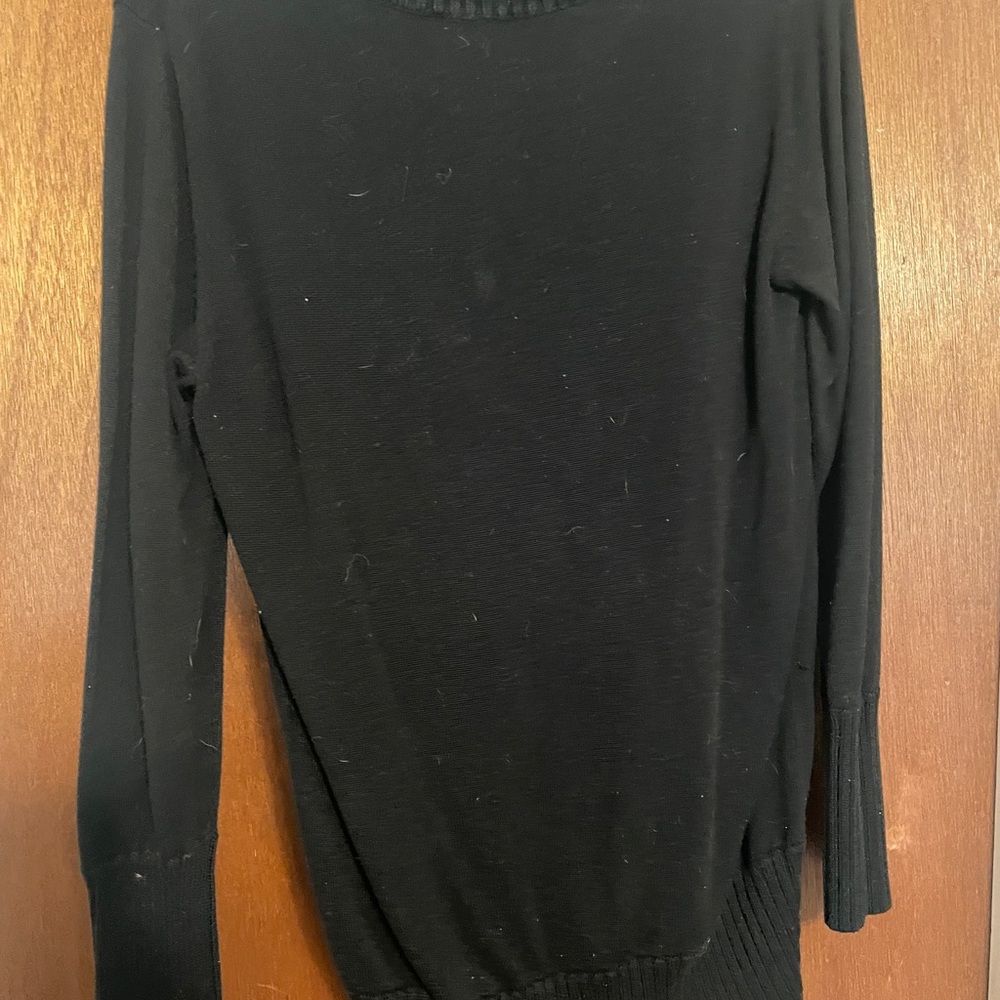 Moda Black V-Neck Sweater with Ribbed Detailing - Picture 2 of 2